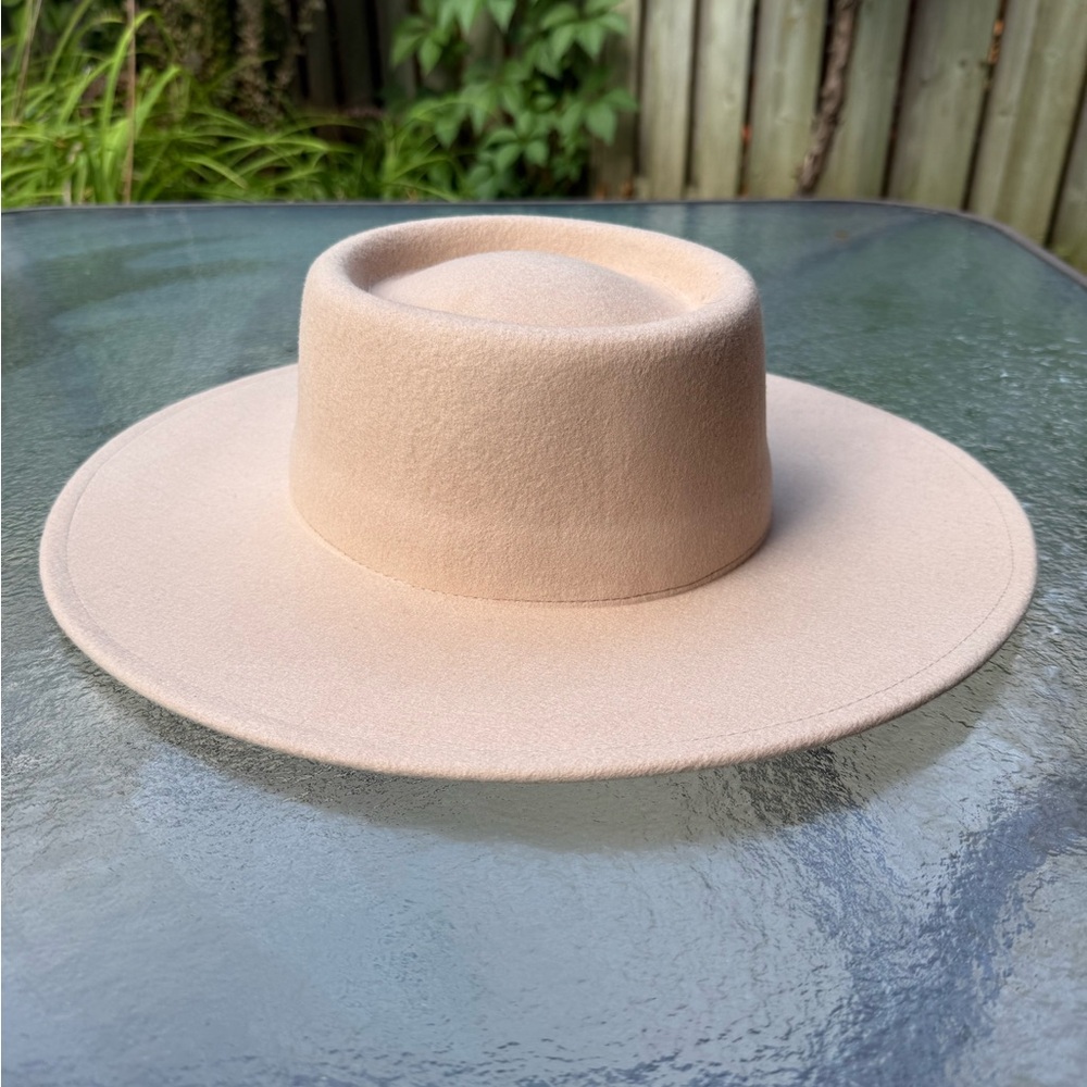 NEW cream 100% wool hat